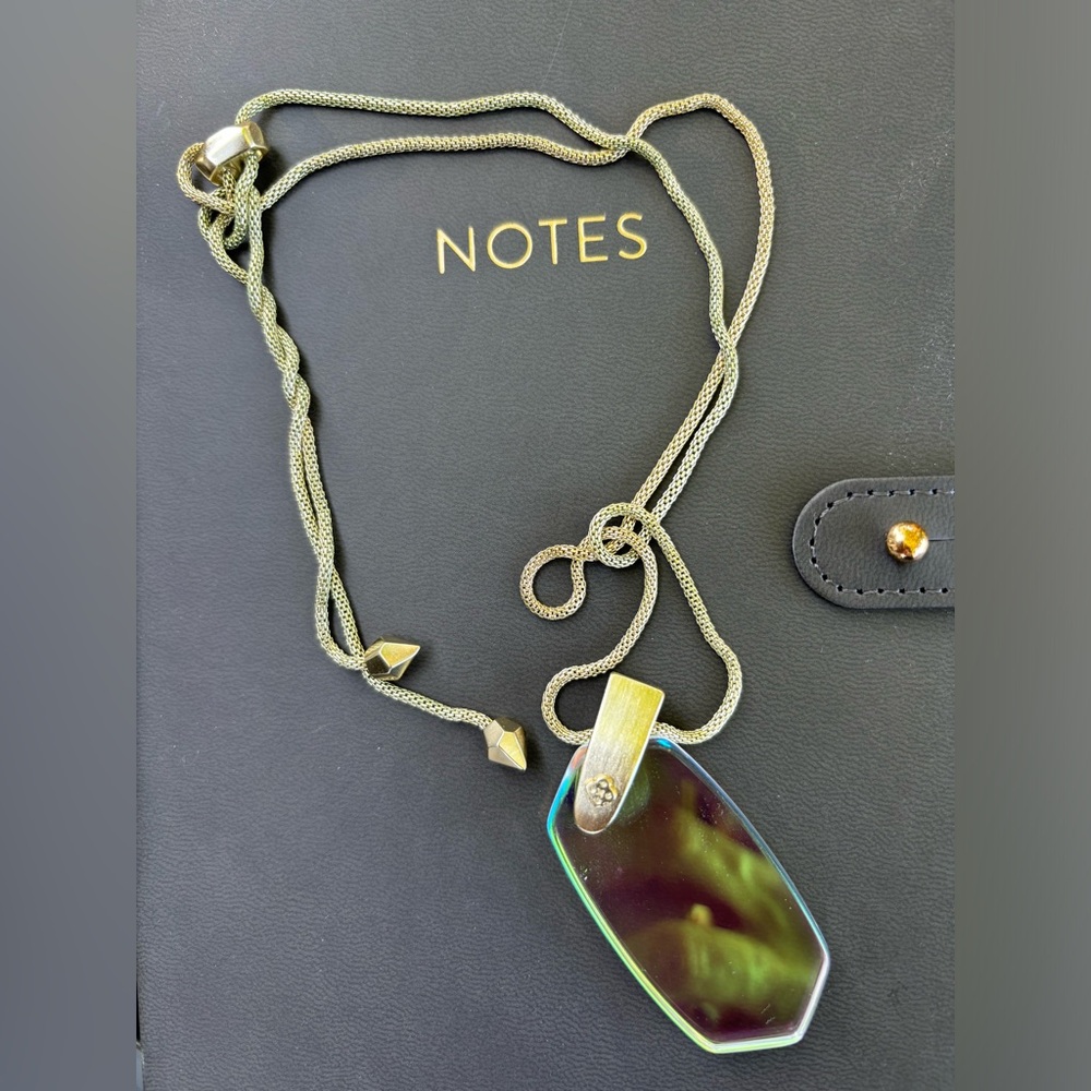 Kendra Scott Inez pendant necklace